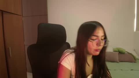 Snapshot of _abbyyyy_ chatting on May 2026 05:53:01 PM abby 3 online show from May 2026 05:53:01 PM