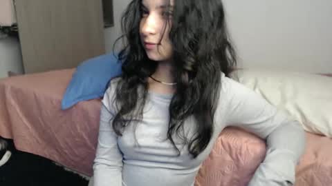 _abrill_20 online show from November 2025 04:00:01 AM