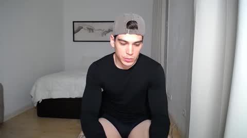 Snapshot of _aesthetic chatting on May 2026 06:37:01 PM _aesthetic online show from May 2026 06:37:01 PM