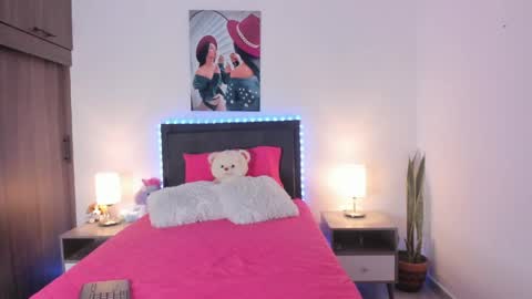 _alana_grey_ online show from April 2026 04:30:02 PM