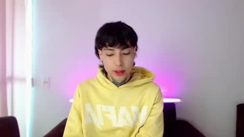 _alexblunt_ online show from December 2024 04:39:01 PM