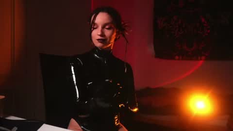 Snapshot of _alicemorrison_ chatting on June 2026 06:21:02 PM Alice Morrison Mistress Datura online show from June 2026 06:21:02 PM