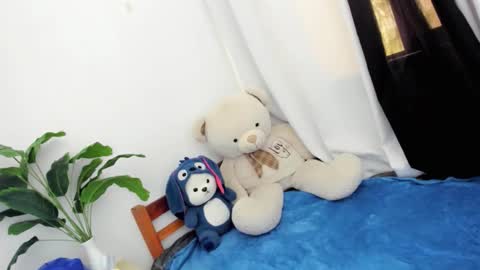 Thea online show from December 2025 06:12:02 AM