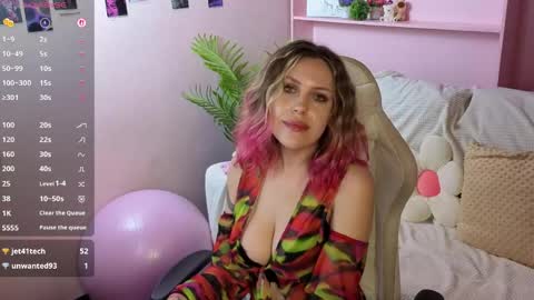 _amymoore_ online show from May 2026 01:57:16 AM