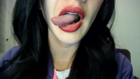 Snapshot of _antomouth_paradise chatting on December 2024 11:18:02 PM antonia online show from December 2024 11:18:02 PM