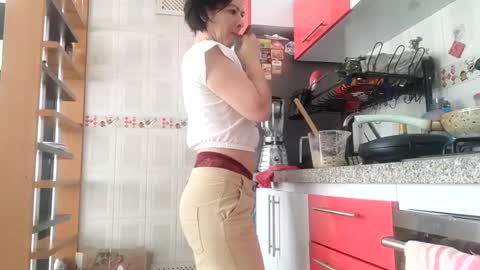 Snapshot of _antomouth_paradise chatting on December 2024 02:15:01 PM antonia online show from December 2024 02:15:01 PM