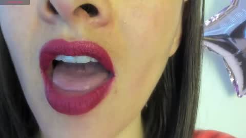 Snapshot of _antomouth_paradise chatting on June 2026 10:26:01 PM antonia online show from June 2026 10:26:01 PM