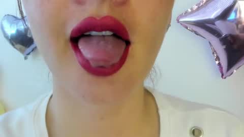 Snapshot of _antomouth_paradise chatting on June 2026 04:27:02 PM antonia online show from June 2026 04:27:02 PM