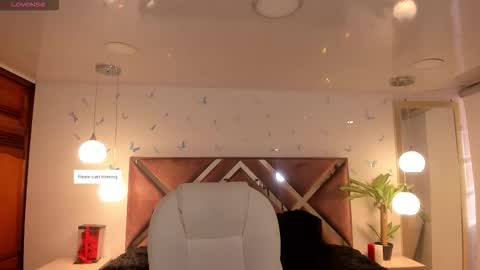 antonnela online show from September 2025 01:34:02 PM