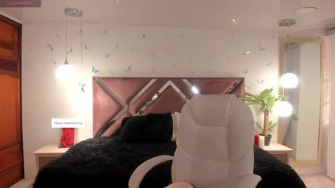 antonnela online show from September 2025 01:38:01 PM