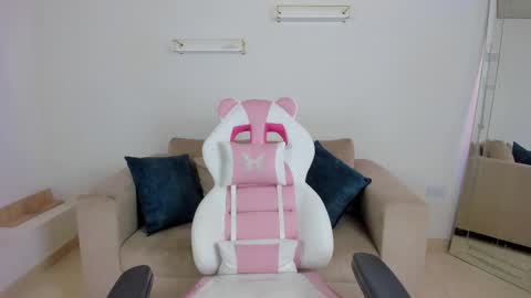    online show from November 2025 12:16:01 PM