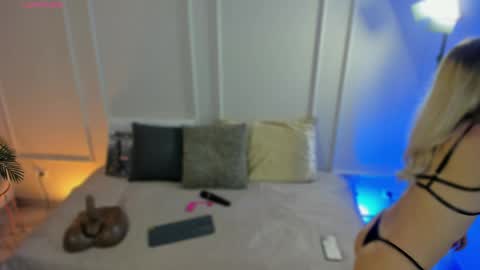 _arianasweet online show from April 2026 07:12:02 PM