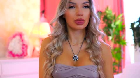 Arielle online show from October 2025 08:57:01 AM