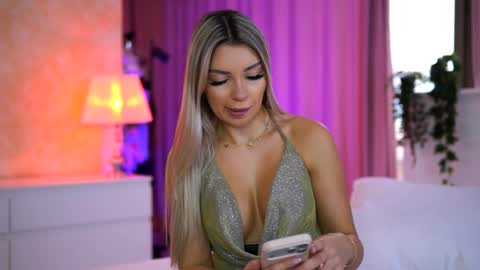 Arielle online show from December 2025 10:02:01 AM