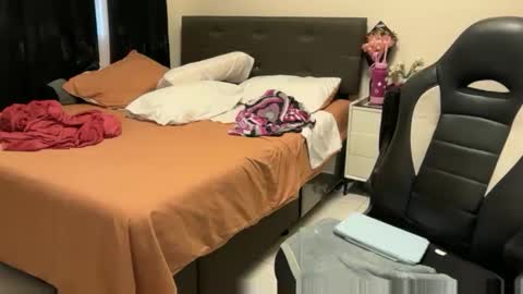 Angie online show from October 2025 02:56:01 AM