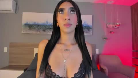 Ashly online show from October 2025 01:45:02 PM