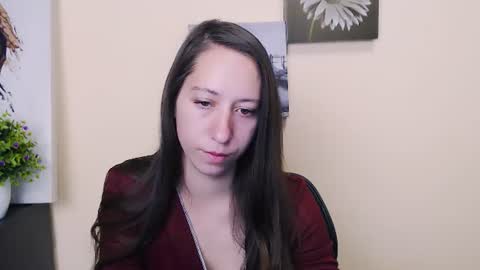 Snapshot of _astraia_ chatting on June 2026 08:50:01 AM _astraia_ online show from June 2026 08:50:01 AM