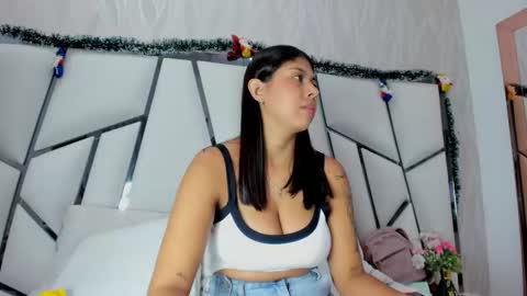 Aura online show from November 2025 03:10:02 AM