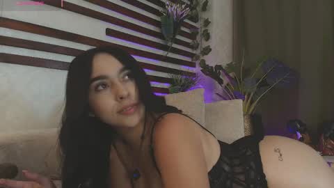 Snapshot of _bellerose chatting on April 2026 03:31:02 AM Rose online show from April 2026 03:31:02 AM