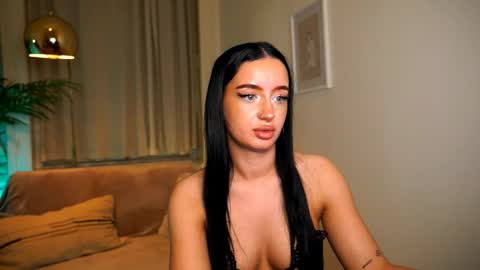 Pearl online show from April 2026 06:04:02 PM