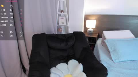 Snapshot of _bleuelune chatting on June 2026 02:14:02 AM Mary online show from June 2026 02:14:02 AM