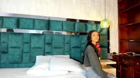 Snapshot of _bonnyandclyde chatting on February 2026 01:10:01 PM _bonnyandclyde online show from February 2026 01:10:01 PM