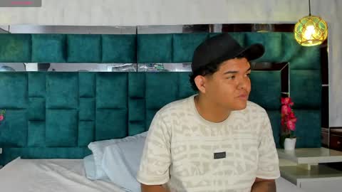 _bonnyandclyde online show from April 2026 01:15:02 PM