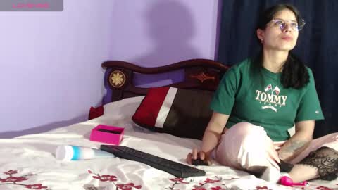 _boombom__ online show from October 2025 11:26:02 PM