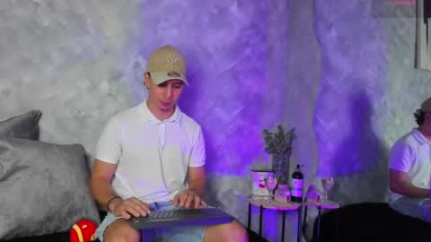 Snapshot of _bruno_bs chatting on September 2025 02:03:02 AM BRUNO online show from September 2025 02:03:02 AM