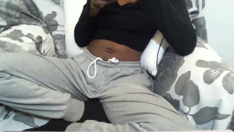 Snapshot of _bunny_b chatting on February 2025 10:59:01 AM I will be back soon online show from February 2025 10:59:01 AM