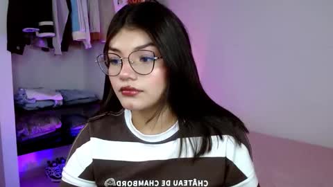 Snapshot of _camilaaa__ chatting on November 2025 01:29:02 AM   online show from November 2025 01:29:02 AM