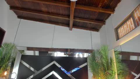 Candy online show from October 2025 06:21:01 PM