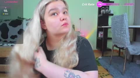 Snapshot of _candym1lky_ chatting on September 2025 06:35:02 AM _candym1lky_ online show from September 2025 06:35:02 AM