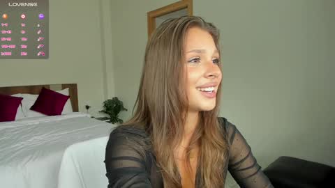 Snapshot of _catchmeifyoucan chatting on December 2024 03:51:02 AM Angela online show from December 2024 03:51:02 AM