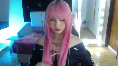 Snapshot of _charlotte_collins_ chatting on May 2026 02:32:02 PM _charlotte_collins_ online show from May 2026 02:32:02 PM