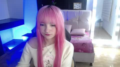 Snapshot of _charlotte_collins_ chatting on May 2026 03:28:02 PM _charlotte_collins_ online show from May 2026 03:28:02 PM