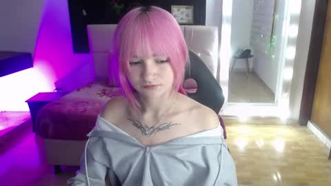 Snapshot of _charlotte_collins_ chatting on May 2026 03:50:02 PM _charlotte_collins_ online show from May 2026 03:50:02 PM