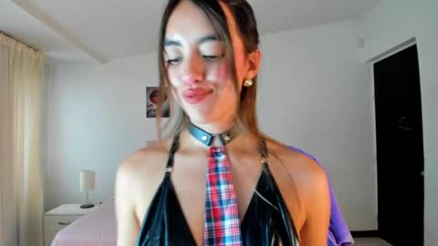 Snapshot of _charlotte_evans_2 chatting on February 2025 06:15:02 PM Charlote online show from February 2025 06:15:02 PM