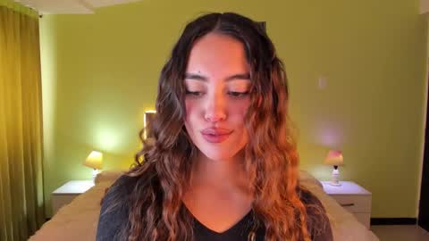 Snapshot of _charlotte_evans_2 chatting on October 2025 07:00:01 PM Charlote online show from October 2025 07:00:01 PM