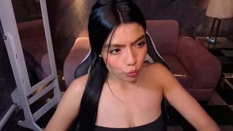 Snapshot of _charlottee_b chatting on April 2026 07:59:02 PM _charlottee_b online show from April 2026 07:59:02 PM