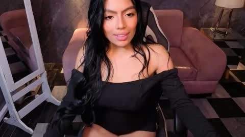 Snapshot of _charlottee_b chatting on April 2026 09:09:02 PM _charlottee_b online show from April 2026 09:09:02 PM