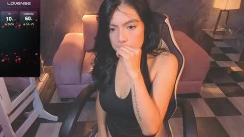 Snapshot of _charlottee_b chatting on June 2026 08:08:02 PM _charlottee_b online show from June 2026 08:08:02 PM