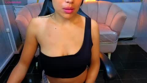 Snapshot of _charlottee_b chatting on July 2026 12:58:02 PM _charlottee_b online show from July 2026 12:58:02 PM