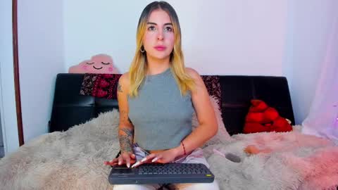  Chloe  online show from February 2025 03:50:01 AM