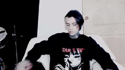 Snapshot of _cuervo_sk8 chatting on December 2024 07:34:02 PM JC online show from December 2024 07:34:02 PM