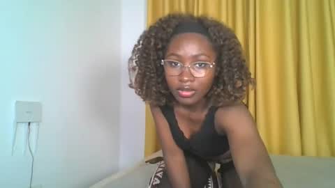 Snapshot of _cutestephanie chatting on September 2025 02:24:02 AM STEPH online show from September 2025 02:24:02 AM