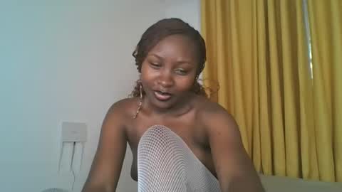 Snapshot of _cutestephanie chatting on October 2025 02:38:01 PM STEPH online show from October 2025 02:38:01 PM