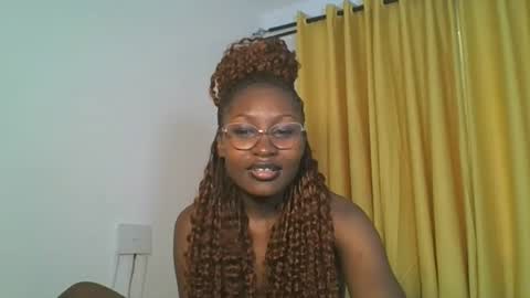 Snapshot of _cutestephanie chatting on November 2025 12:07:02 PM STEPH online show from November 2025 12:07:02 PM