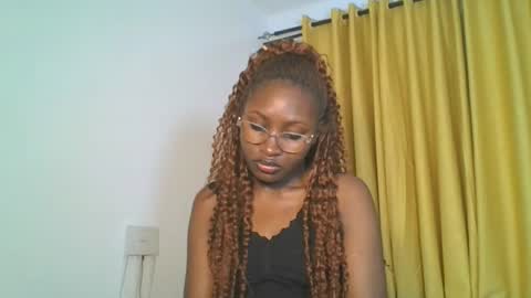 Snapshot of _cutestephanie chatting on November 2025 09:48:02 PM STEPH online show from November 2025 09:48:02 PM
