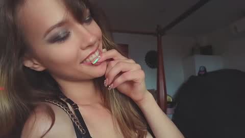 DemiDee online show from December 2024 08:35:01 AM